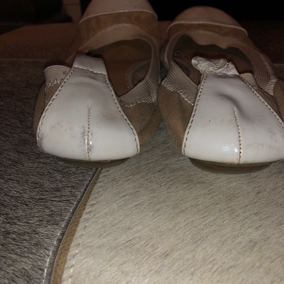 EUC old navy cap toe flats - Picture 4 of 4